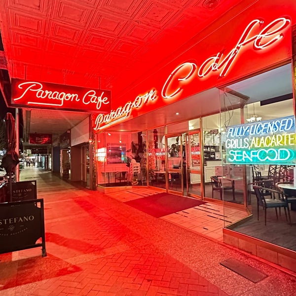 Paragon Cafe Café