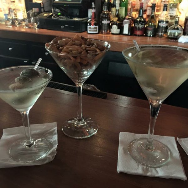 Снимок сделан в Marty&#39;s Martini Bar пользователем Luis C. 5/11/2015