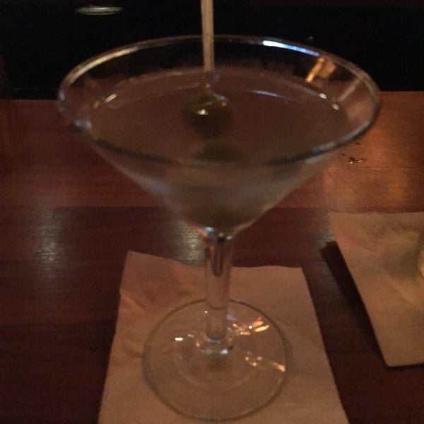 Foto tirada no(a) Marty&#39;s Martini Bar por Luis C. em 3/26/2016