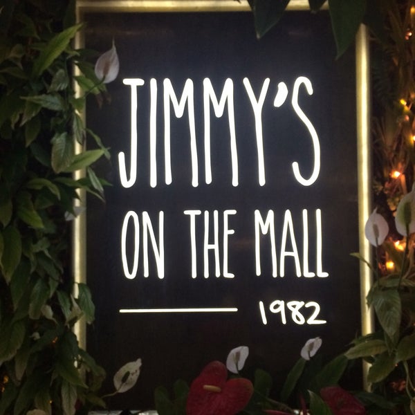11/27/2016 tarihinde Marilyn H.ziyaretçi tarafından Jimmy&#39;s On The Mall'de çekilen fotoğraf
