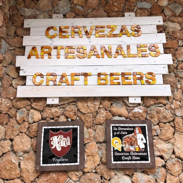 Снимок сделан в La Domadora y el León, Craft Beer Store пользователем Charo B. 9/2/2021