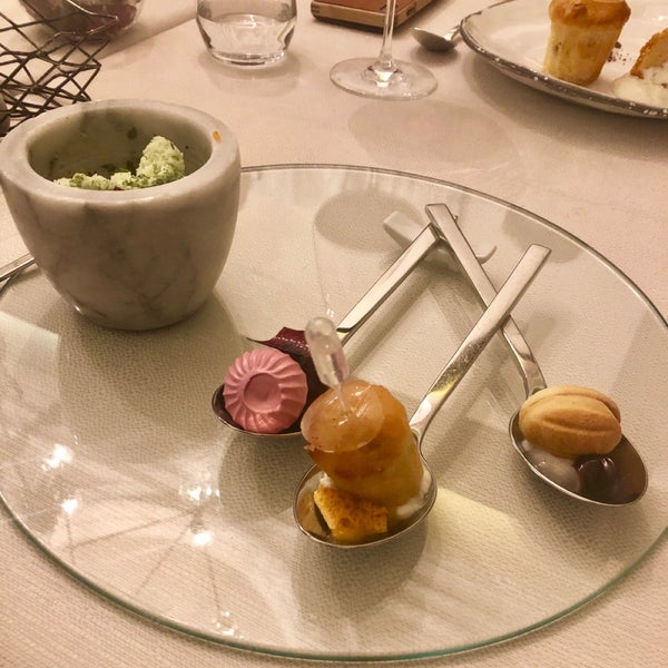 Foto scattata a The Artist Restaurant da Adina M. il 3/21/2019