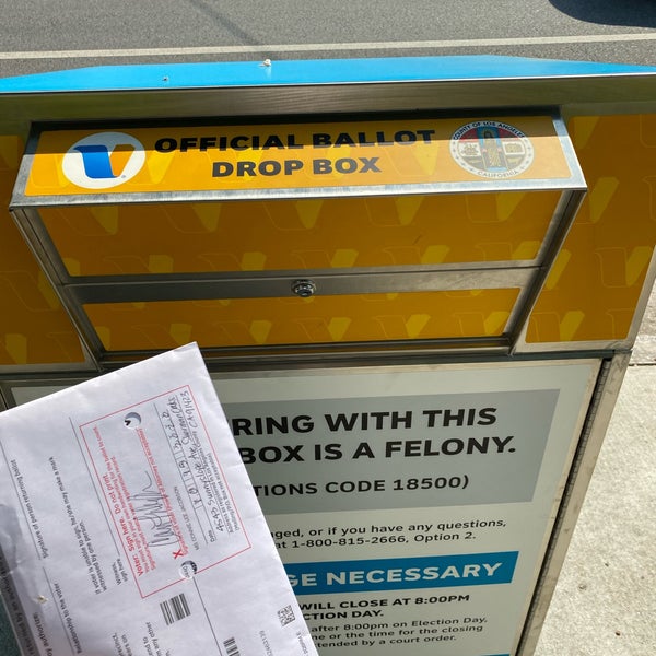 Los Angeles Public Library Studio City Library in Studio City