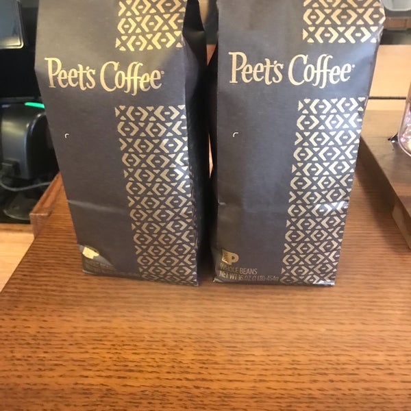Foto tirada no(a) Peet&#39;s Coffee &amp; Tea por Stefanie P. em 10/3/2019