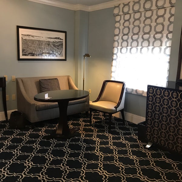 Foto diambil di The Claremont Hotel Club &amp; Spa oleh Stefanie P. pada 8/27/2019