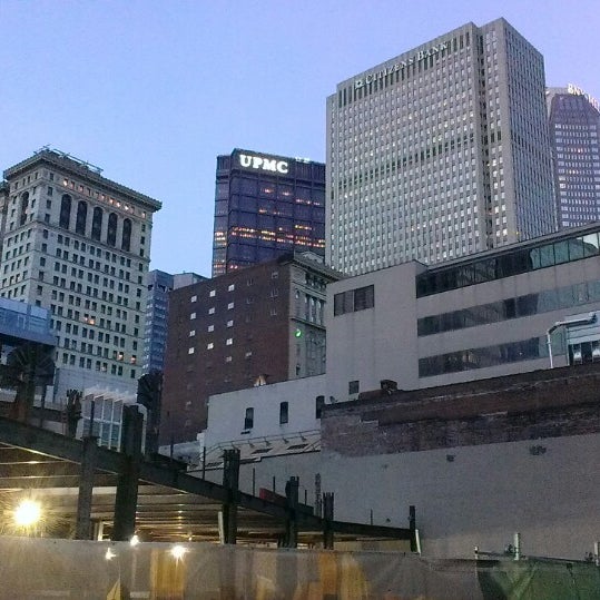 Foto diambil di Pittsburgh Marriott City Center oleh Noé G. pada 8/16/2013