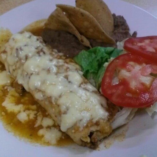 Foto tirada no(a) Burritos La Palma por Noé G. em 4/9/2014