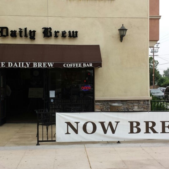 Das Foto wurde bei The Daily Brew Coffee Bar von Damien O. am 6/14/2013 aufgenommen