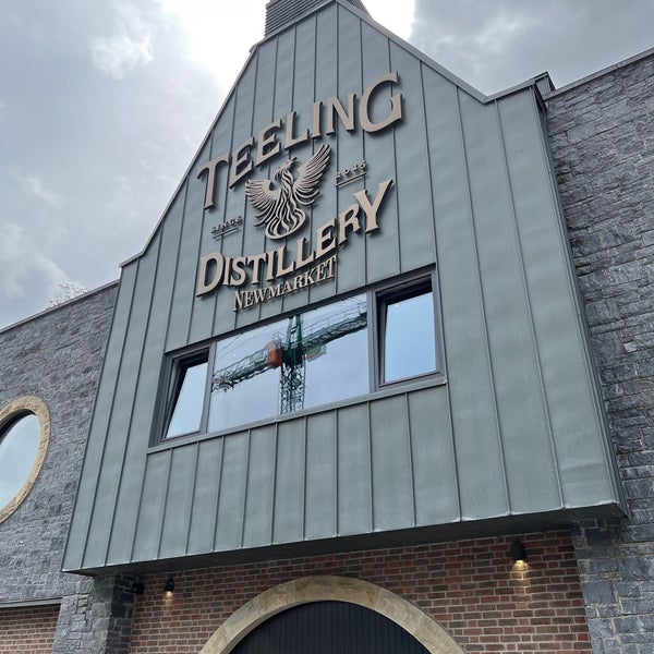 Foto tirada no(a) Teeling Whiskey Distillery por Matt T. em 5/13/2022