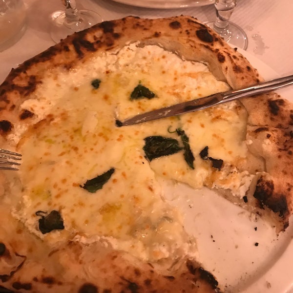 Снимок сделан в O&#39;scià Pizzeria Napoletana пользователем Pierre-Louis L. 3/7/2018