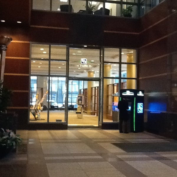 Банк 600. Туронбанк лого. Банк 600. Банк 600. Rolling банк.