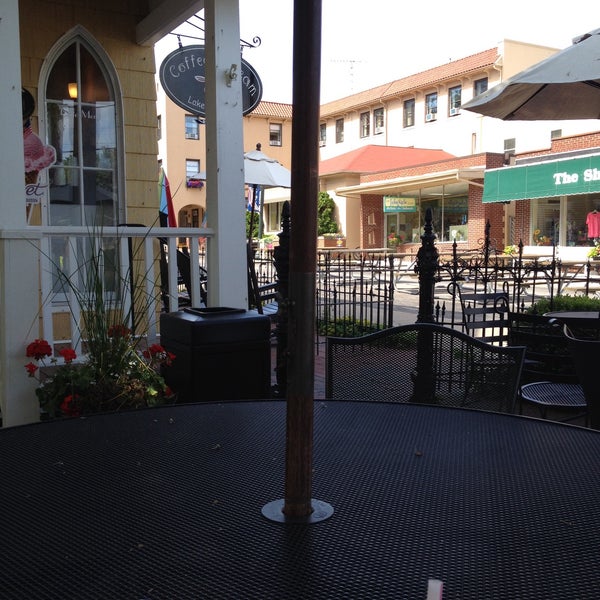 Coffee And Cream Coffee Shop in Marblehead