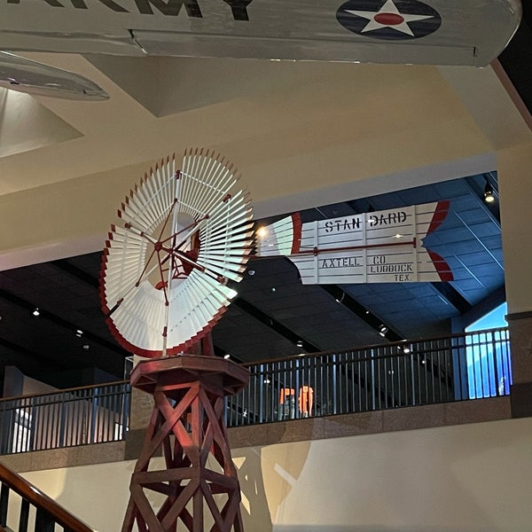 Foto diambil di Bullock Texas State History Museum oleh Sydney R. pada 9/19/2021