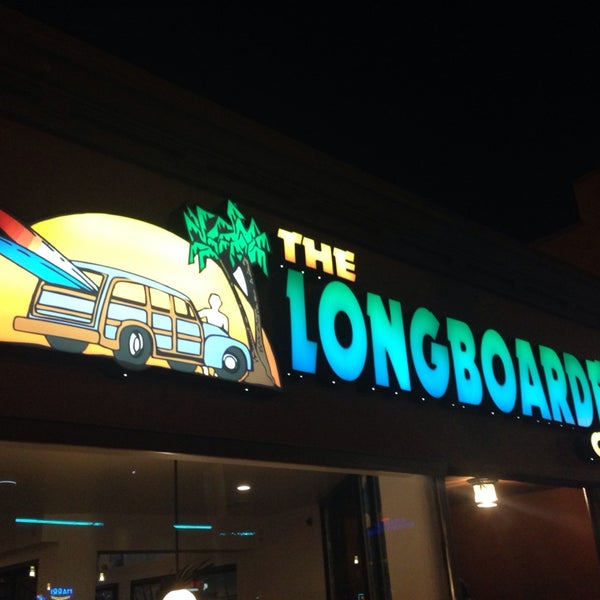 Foto tomada en The Longboarder Cafe  por David M. el 1/17/2014
