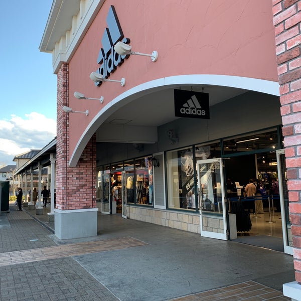 アディダスファクトリーアウトレット Sporting Goods Shop アディダスファクトリーアウトレット Sporting Goods Shop