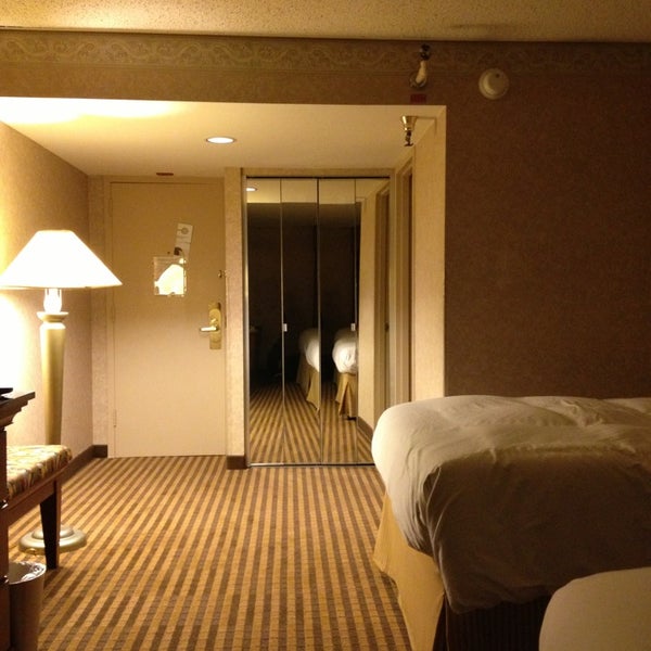 Foto diambil di Radisson Hotel Philadelphia Northeast oleh John P. pada 3/16/2013