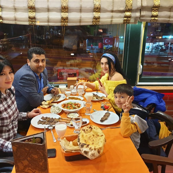 Photo prise au Büyük Erzurum Sofrası par Melek M. le2/17/2019