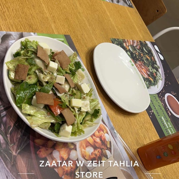 รูปภาพถ่ายที่ Zaatar w Zeit โดย Ahmed.. เมื่อ 2/9/2022