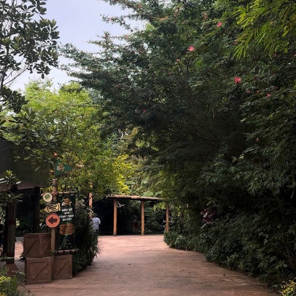 Foto diambil di Singapore Zoo oleh Violet pada 4/16/2024
