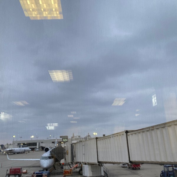 Foto tirada no(a) Dayton International Airport (DAY) por M.Y.Z ✨. em 1/6/2022