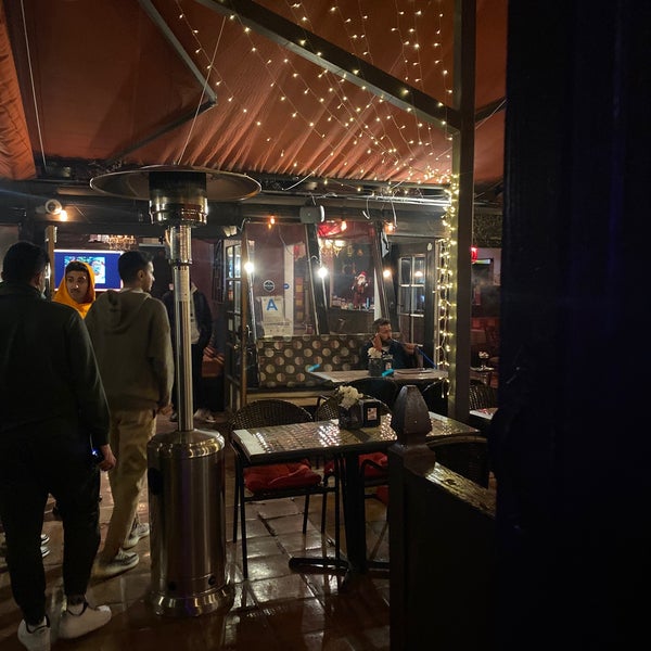 12/28/2021 tarihinde M.Y.Z ✨.ziyaretçi tarafından Liwan Restaurant &amp; Hookah Lounge'de çekilen fotoğraf