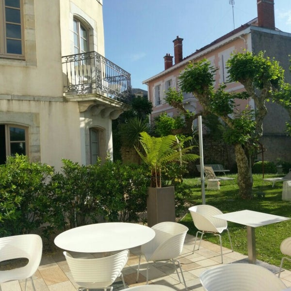 Photo taken at Hôtel de Silhouette by micah c. on 5/29/2016