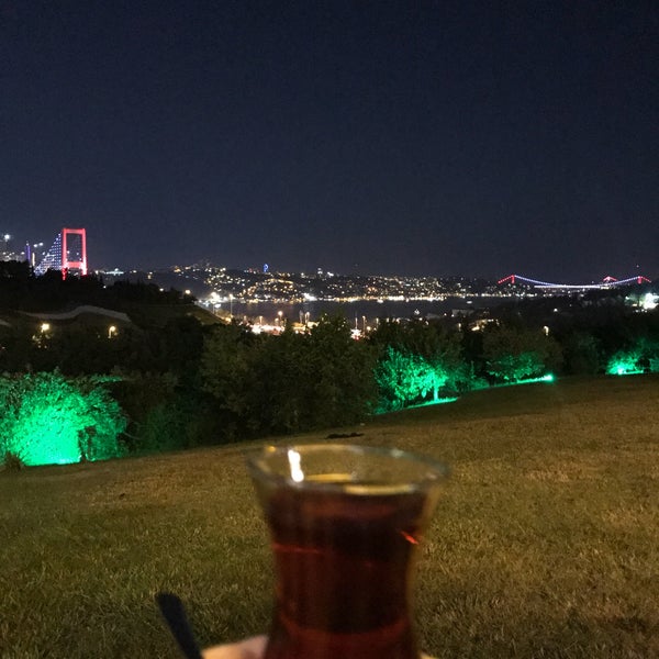 Das Foto wurde bei Messt Cafe &amp; Restaurant von Özden Şanlı am 7/8/2017 aufgenommen
