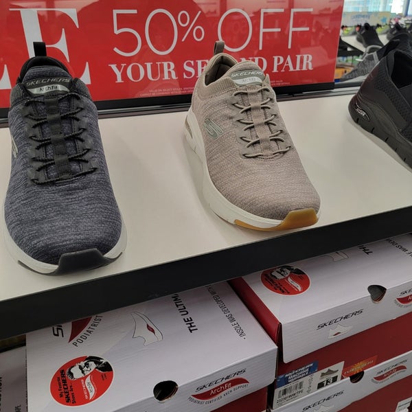 Skechers gloucester premium outlets 2025