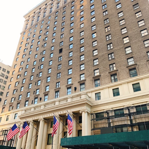 Foto diambil di Hotel Pennsylvania oleh Shinji I. pada 9/26/2019