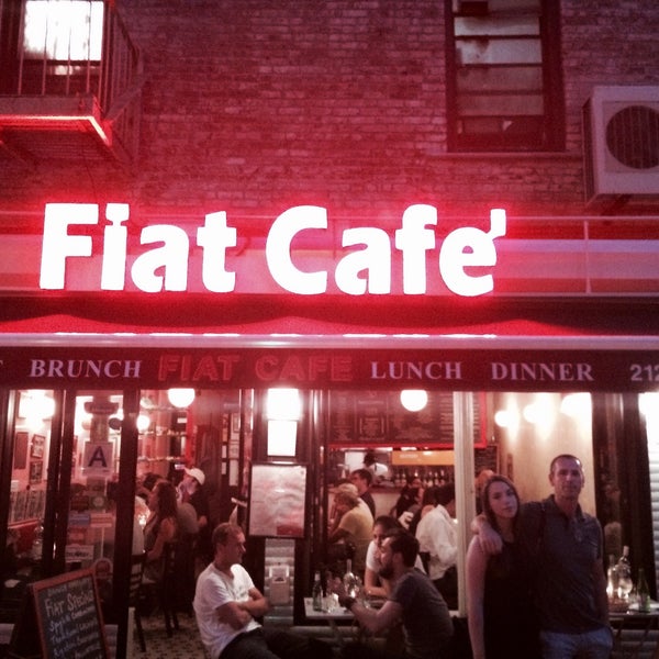 7/28/2015 tarihinde Juraj S.ziyaretçi tarafından Fiat Café'de çekilen fotoğraf