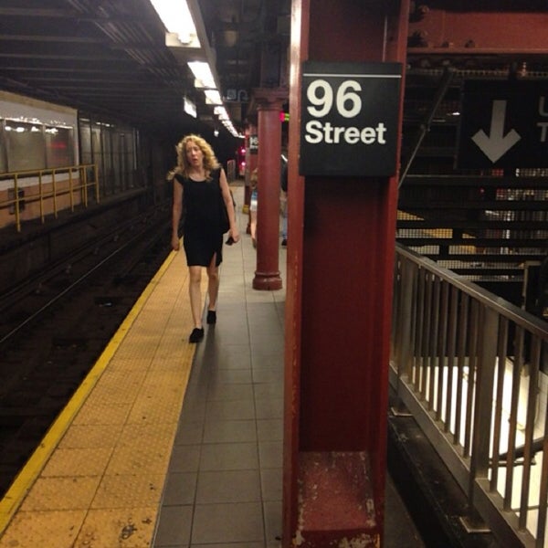 Licking outdoor subway glamour