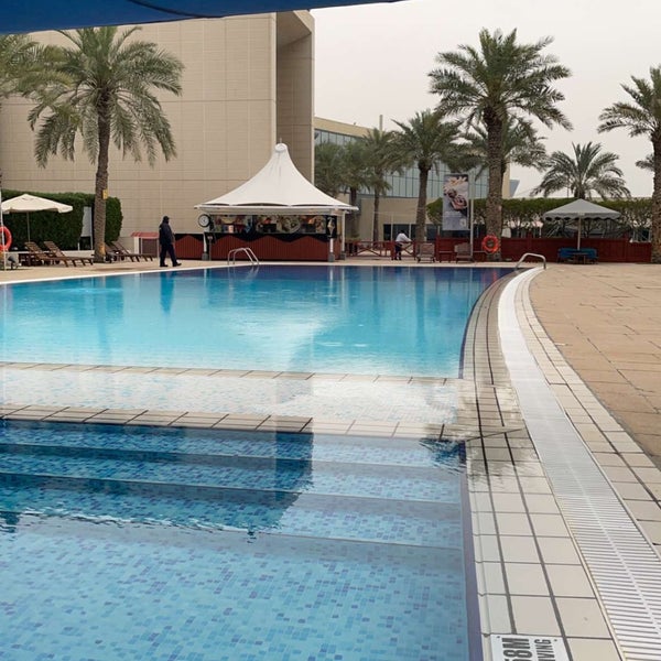 Foto diambil di Hilton Kuwait Resort oleh AS pada 3/10/2023