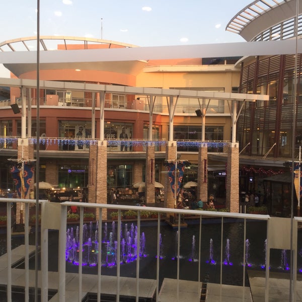 KFC (เคเอฟซี) 14 tips from 682 visitors