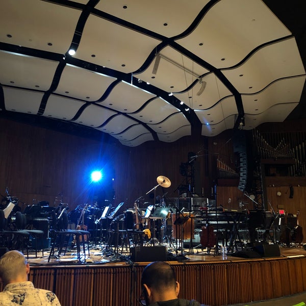 12/8/2018 tarihinde Nick M.ziyaretçi tarafından MIT Kresge Auditorium (Building W16)'de çekilen fotoğraf