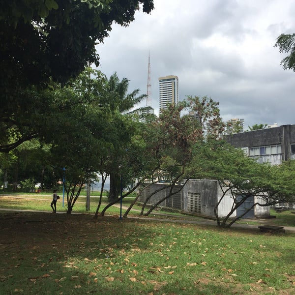 Das Foto wurde bei UFBA - Universidade Federal da Bahia - Campus Ondina von Cristiano M. am 9/30/2016 aufgenommen