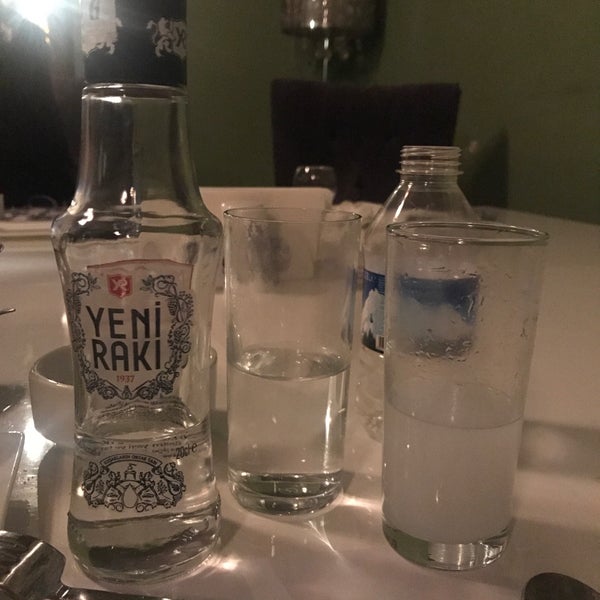Foto diambil di Şehir Kulübü Cafe Rest Bistro oleh gonca tutar pada 12/27/2018