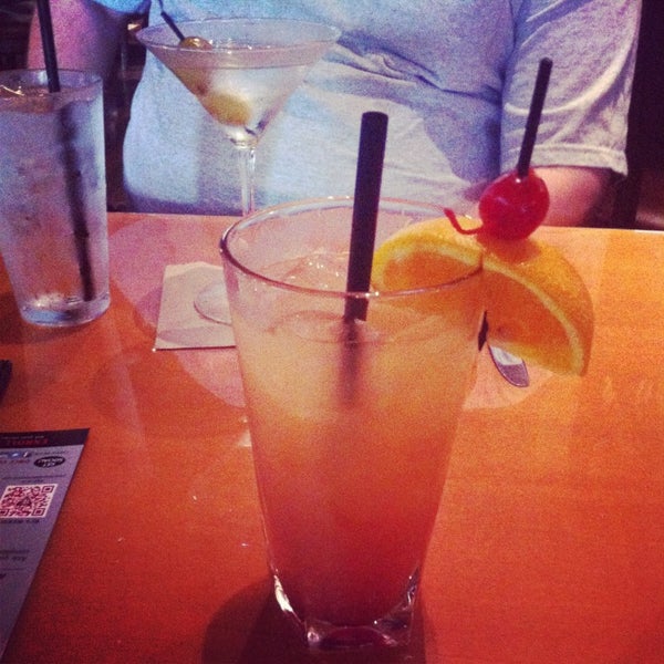 Photo taken at BJ&#39;s Restaurant &amp; Brewhouse by Makynna H. on 6/19/2013