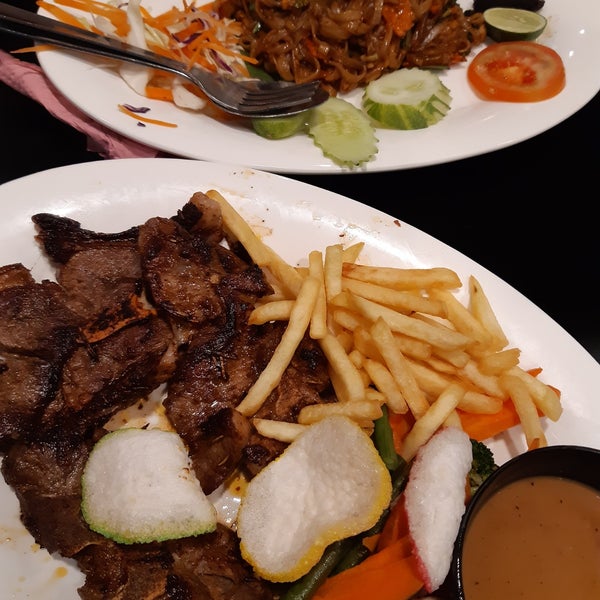 Photo taken at Piccadilly Restaurant by Amni S. on 11/1/2019