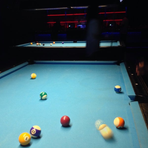 10/30/2013 tarihinde Khalidziyaretçi tarafından Chalk Ping Pong &amp; Billiards Lounge'de çekilen fotoğraf