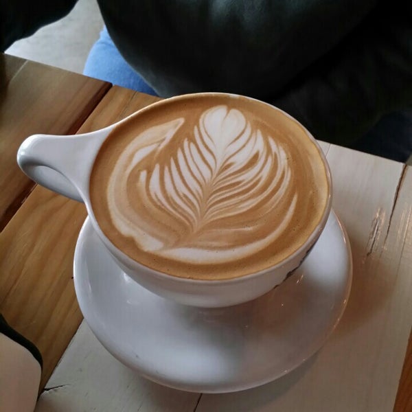 Foto tomada en PT&#39;s Coffee  por Deano el 4/26/2015