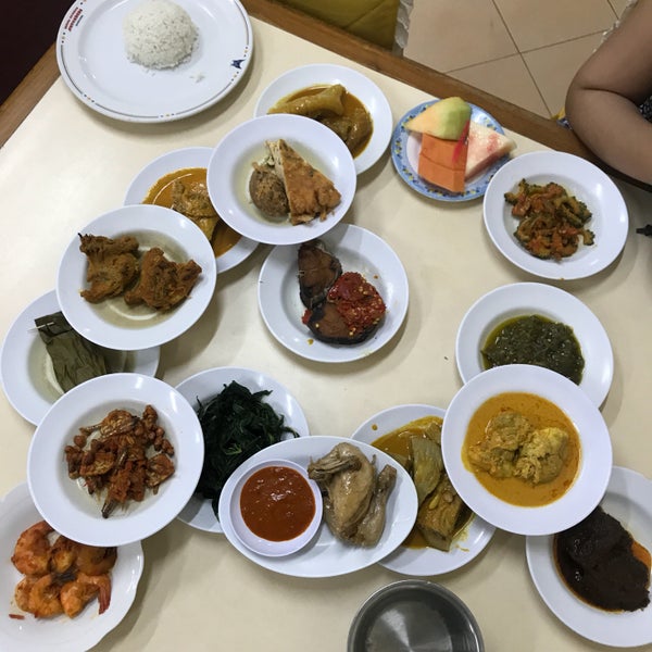 Restoran Sederhana Masakan Padang (Sekarang Ditutup)  Restoran