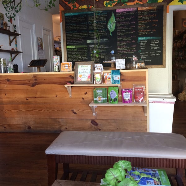 The cutest little juice shop. Acai bowls are very addicting ;) and everyone that works here is so nice and zen!