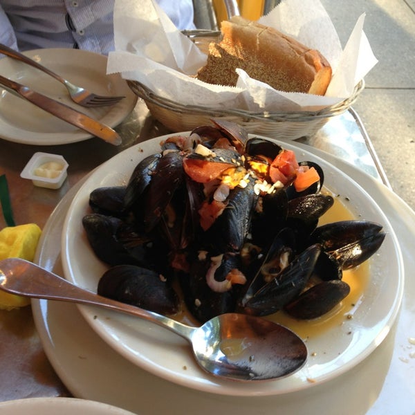 Molliy's mussels is a deliciuos appetizer. enough for two. Great beers and nice stuff.