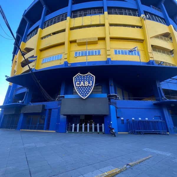 Photo taken at Estadio Alberto J. Armando &quot;La Bombonera&quot; (Club Atlético Boca Juniors) by Di🟦🟨🟦 on 5/3/2023