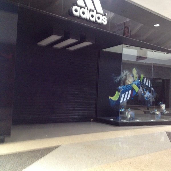 Adidas Store - Punto Fijo,