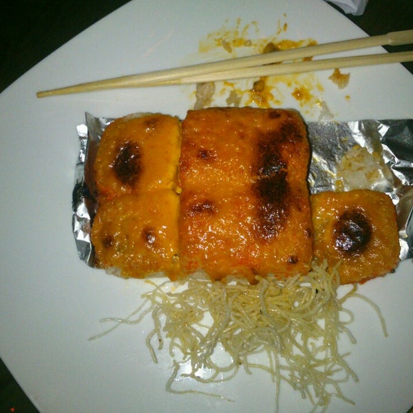 Foto tirada no(a) Fatfish Sushi Fusion por Cristo A. em 3/16/2013