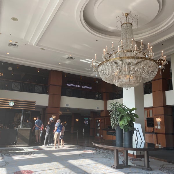 รูปภาพถ่ายที่ Niagara Falls Marriott Fallsview Hotel &amp; Spa โดย Betty C. เมื่อ 6/21/2022