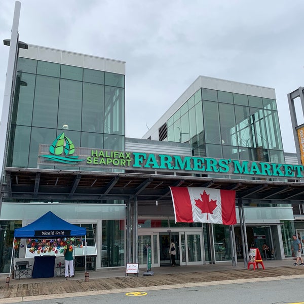 Foto tomada en Halifax Seaport Farmers&#39; Market  por Betty C. el 7/24/2019