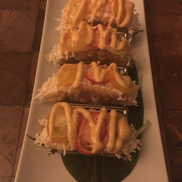Foto scattata a Takami Sushi da Betty C. il 9/19/2018
