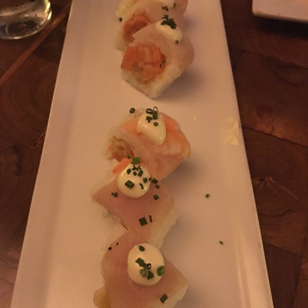 Foto scattata a Takami Sushi da Betty C. il 3/23/2018